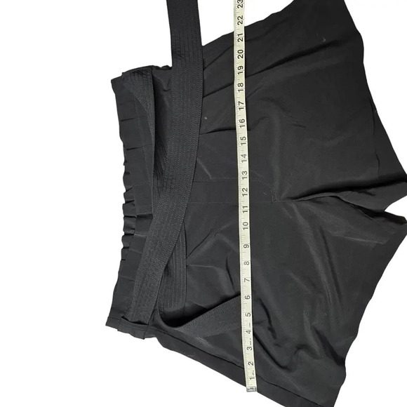 Athelta Skyline Short II Black - Picture 6 of 8